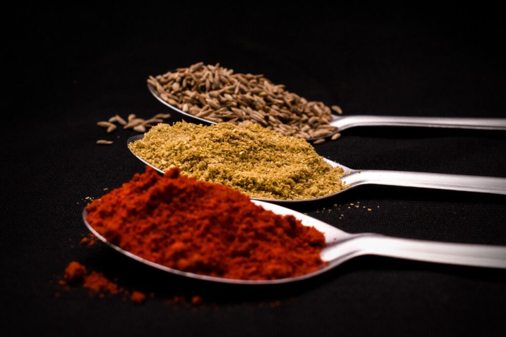 THE 26 NATURAL COLORANTS